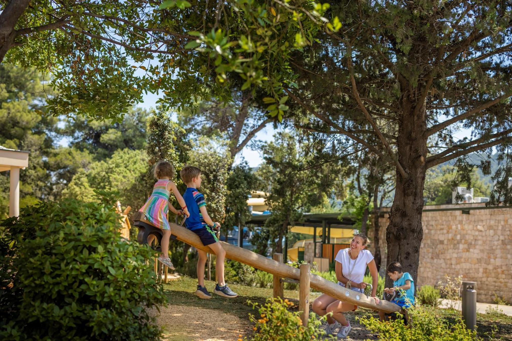 Valamar Amicor Resort Stari Grad  Exterior photo