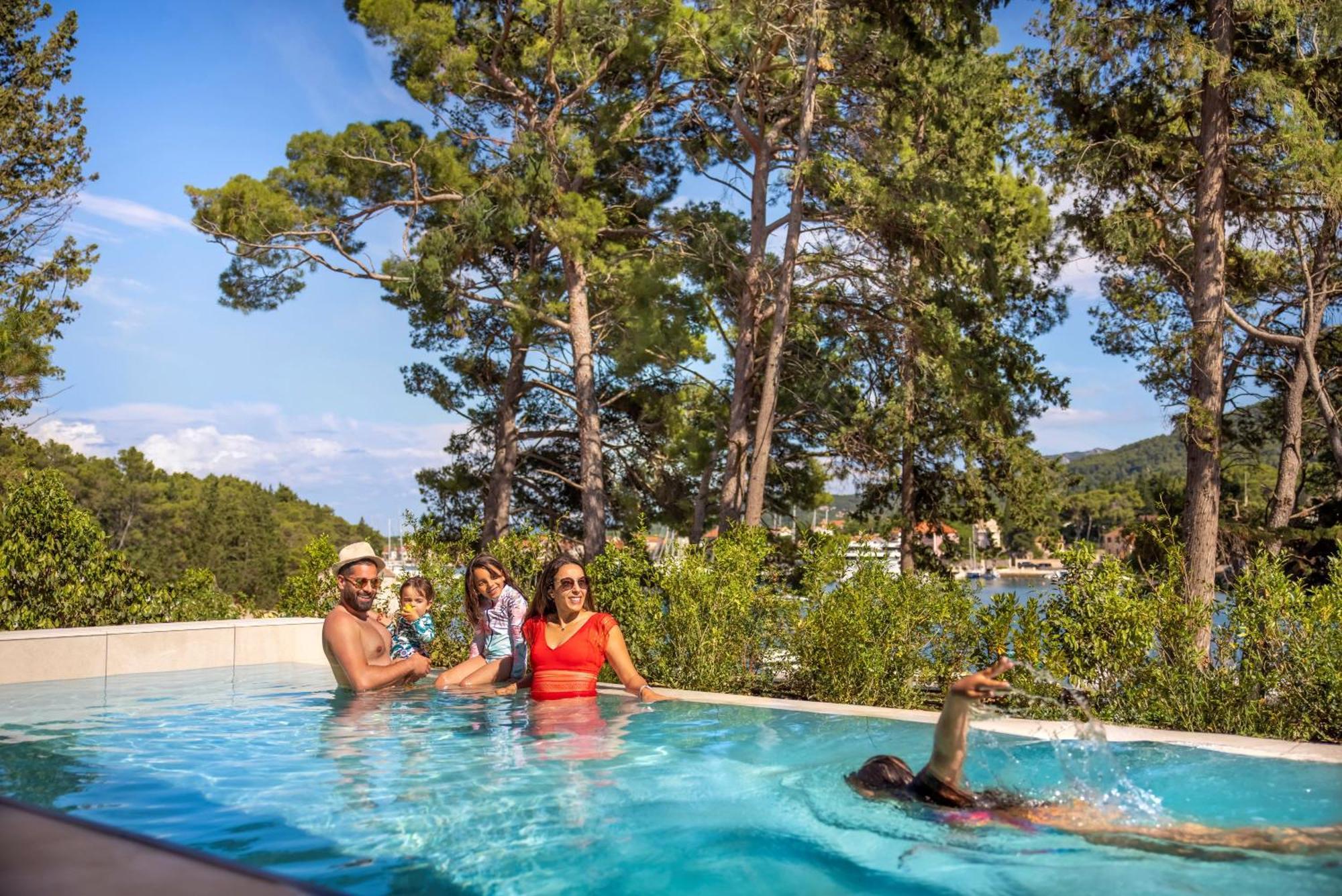 Valamar Amicor Resort Stari Grad  Exterior photo